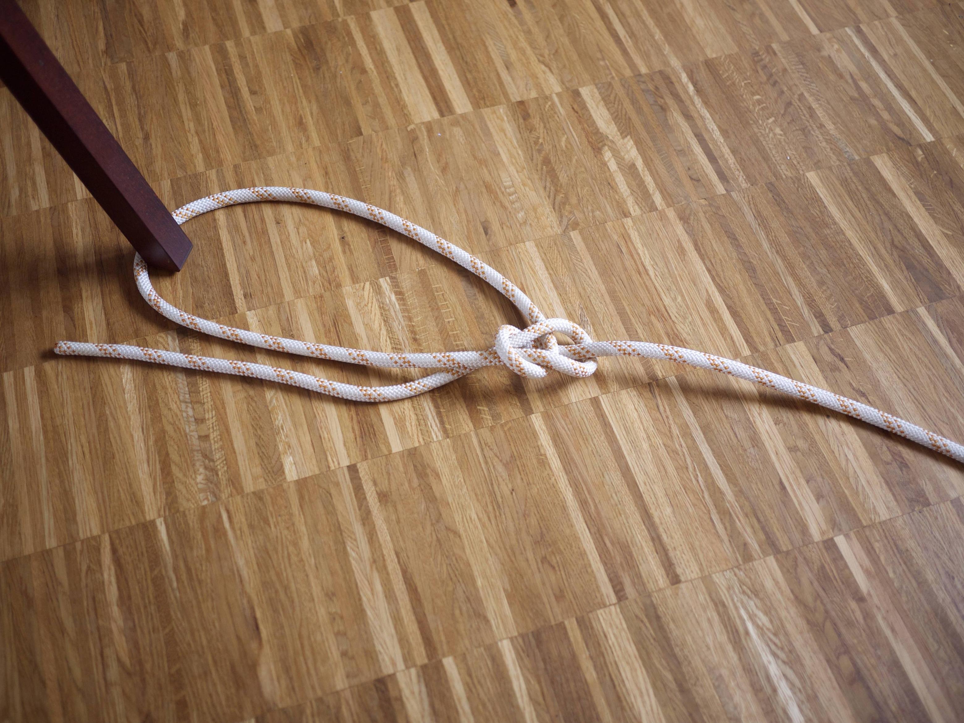 The safe way to use a bowline knot